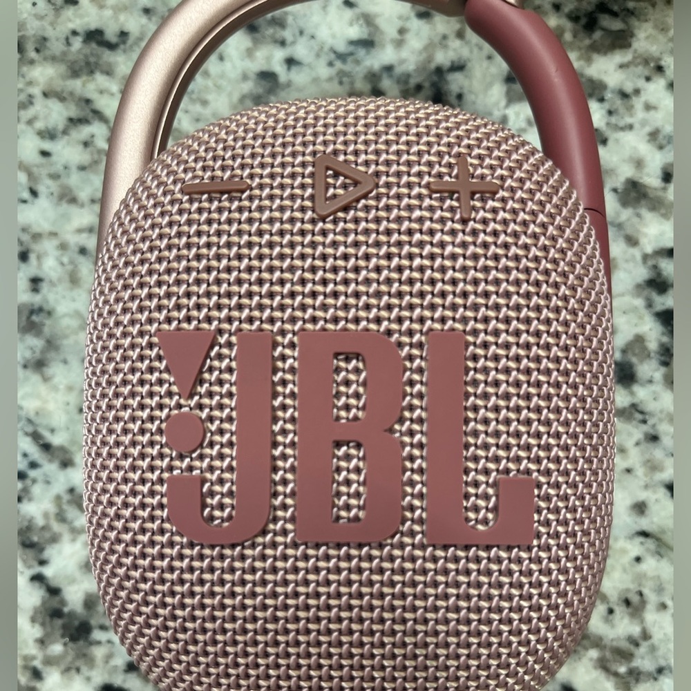 JBL Clip 4 - EUC